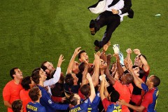 利物浦队内薪资调整：萨拉赫2000万领跑，范戴克紧随其后